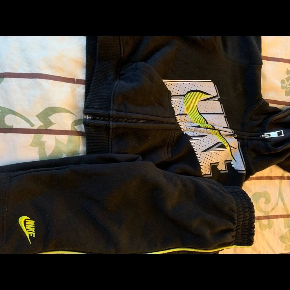 Nike sweatsuit